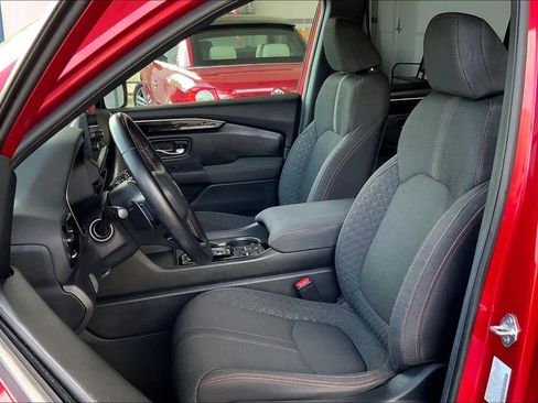 Used 2024 Honda Pilot Sport image 8