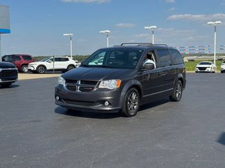 Used 2017 Dodge Grand Caravan SXT image 1