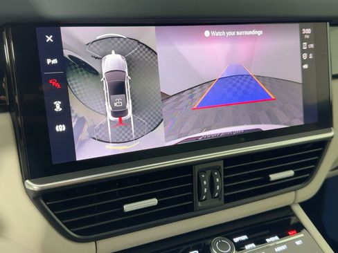 Certified 2023 Porsche Cayenne Coupe w/ Premium Package image 26