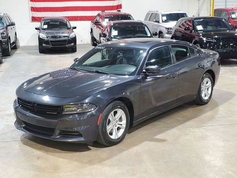 Used 2019 Dodge Charger SXT w/ Leather Interior Group image 38