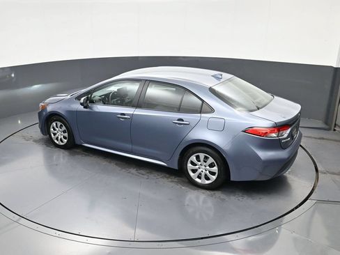 Used 2022 Toyota Corolla LE w/ Carpet Mat Package (TMS) FWD image 31