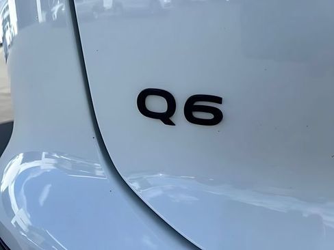 Used 2025 Audi Q6 e-tron Premium Plus w/ Premium Plus AWD/4WD image 16