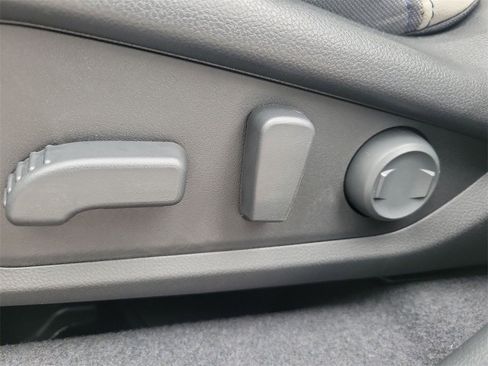 New 2025 Subaru Forester Limited image 17