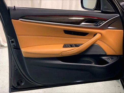 Certified 2023 BMW 530i xDrive w/ Premium Package image 21