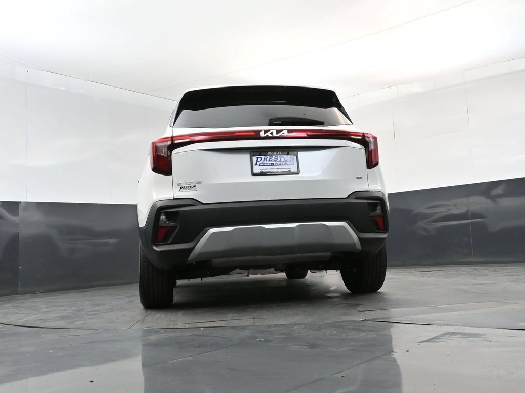 Used 2025 Kia Seltos LX AWD/4WD image 22