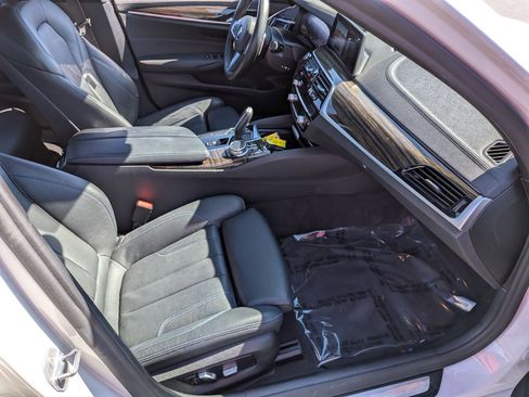 Used 2020 BMW 530i w/ M Sport Package image 34