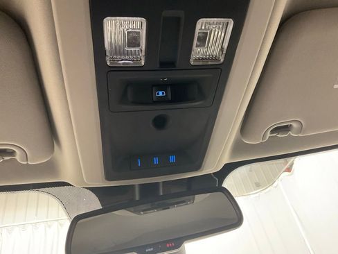 Used 2016 RAM 1500 Laramie w/ Convenience Group image 25