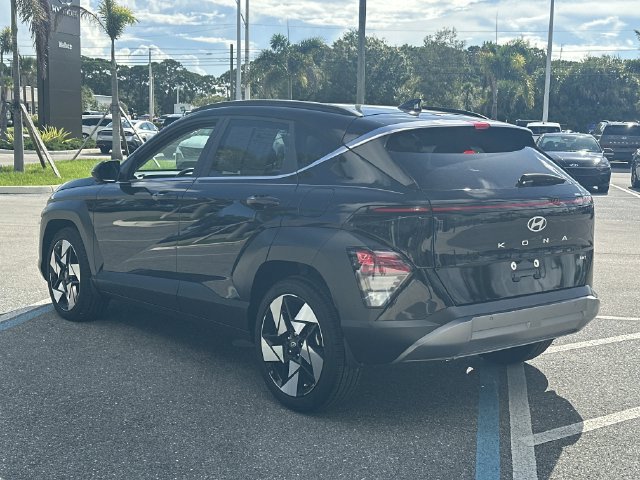 Used 2025 Hyundai Kona Limited FWD image 8