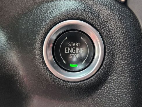 Used 2021 Chevrolet Silverado 1500 LT image 21