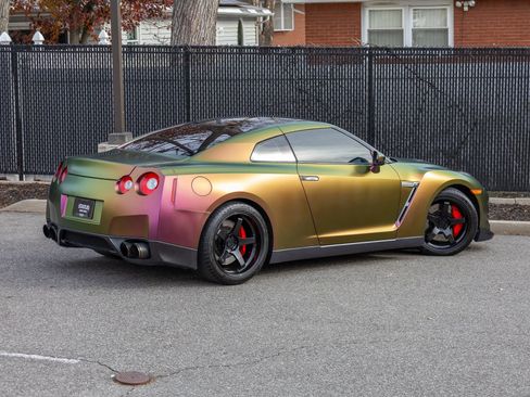 Used 2010 Nissan GT-R Premium image 37