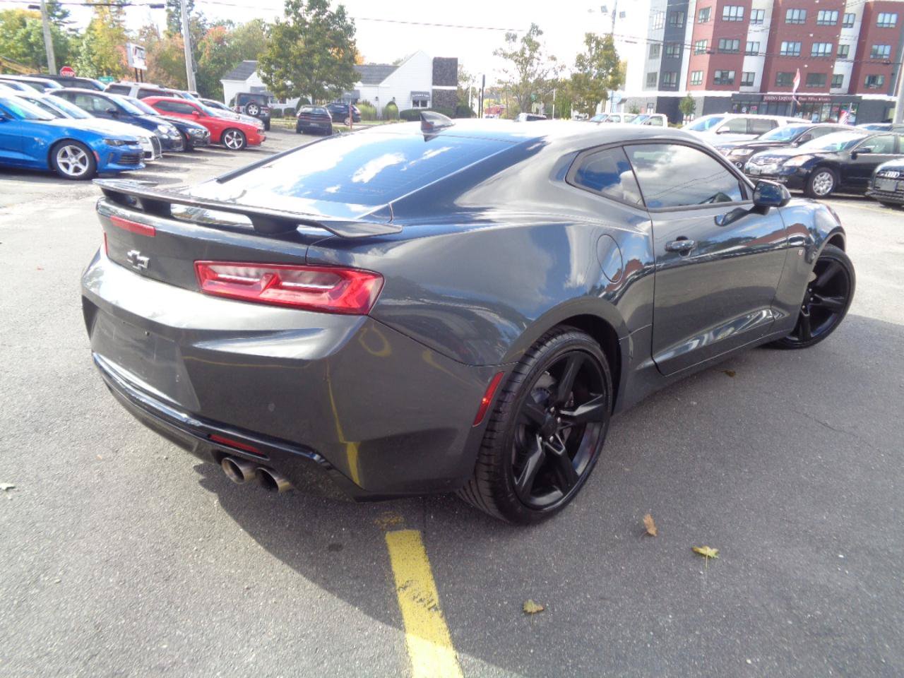 Used 2018 Chevrolet Camaro SS RWD image 4