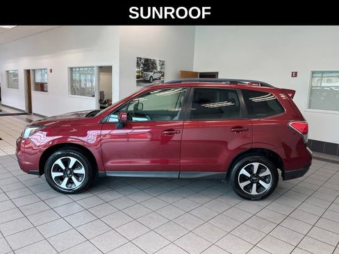 Used 2018 Subaru Forester 2.5i Premium w/ All-Weather Package AWD/4WD image 6