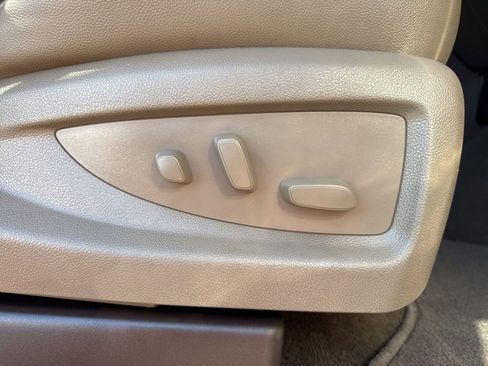 Used 2018 GMC Sierra 1500 SLT w/ Enhanced Driver Alert Package image 28