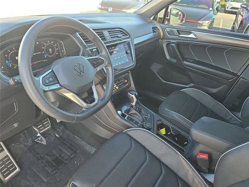 Used 2023 Volkswagen Tiguan SEL R-Line image 16