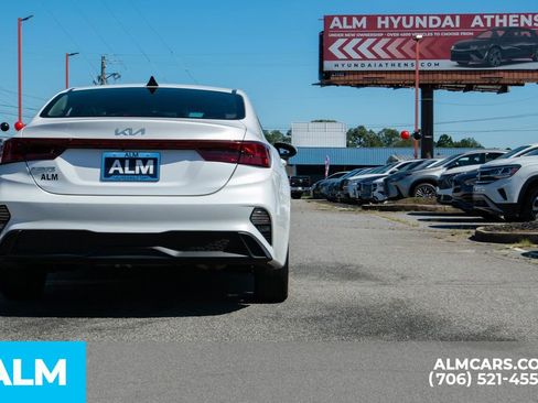 Used 2024 Kia Forte LXS image 6