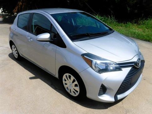 Used 2015 Toyota Yaris L FWD image 2