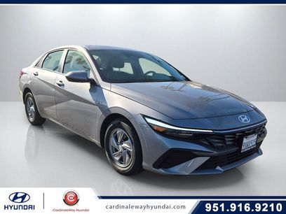 Used 2025 Hyundai Elantra SE