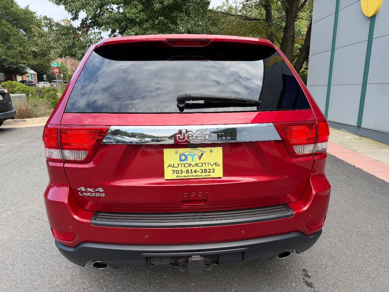 Used 2011 Jeep Grand Cherokee Laredo AWD/4WD image 5