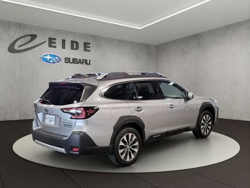 Used 2023 Subaru Outback Touring XT AWD/4WD image 4