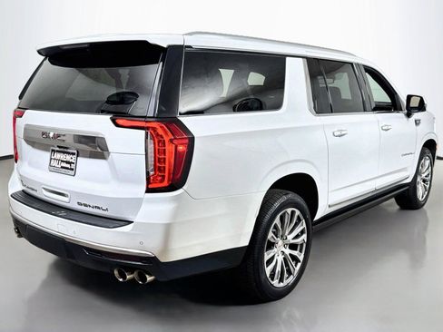 Used 2022 GMC Yukon XL Denali AWD/4WD image 4