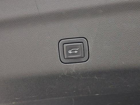 Used 2023 GMC Yukon Denali Ultimate image 25