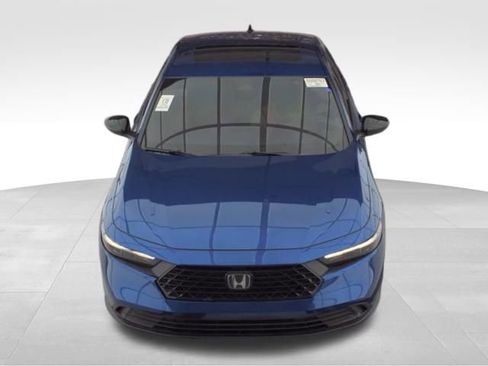 Used 2025 Honda Accord Sport image 3