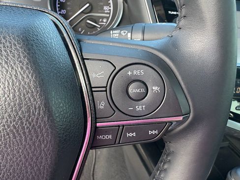 Used 2018 Toyota Camry XLE image 14