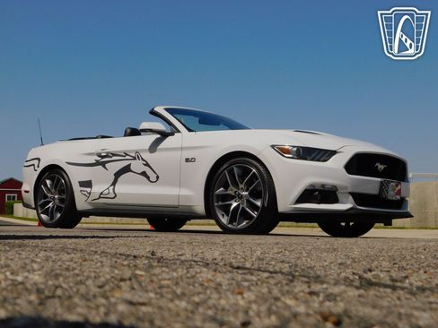 Used 2015 Ford Mustang GT Premium w/ Equipment Group 401A image 30