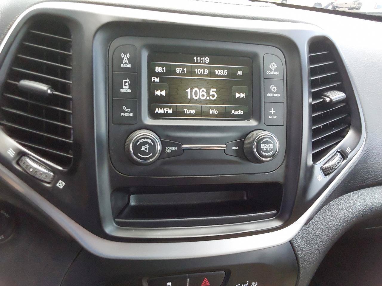 Used 2015 Jeep Cherokee Sport AWD/4WD image 12