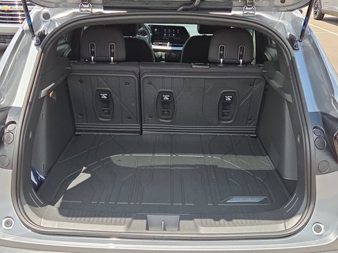 New 2026 Chevrolet Trax RS w/ Sunroof Package FWD image 13