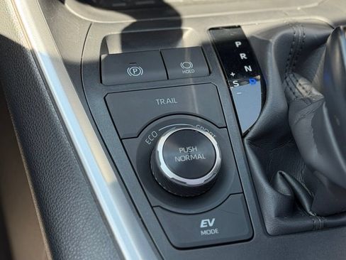 Used 2023 Toyota RAV4 XLE Premium AWD/4WD image 15