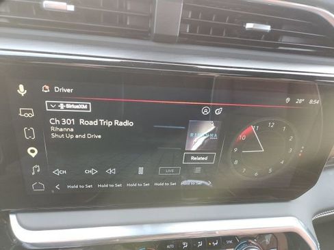 Used 2025 GMC Sierra 2500 Denali Ultimate image 12