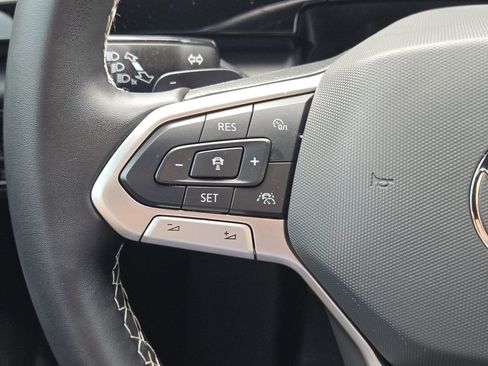 Used 2024 Volkswagen Atlas Cross Sport SE FWD image 29
