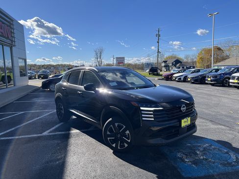 New 2025 Nissan Kicks SV w/ SV Premium Package image 10