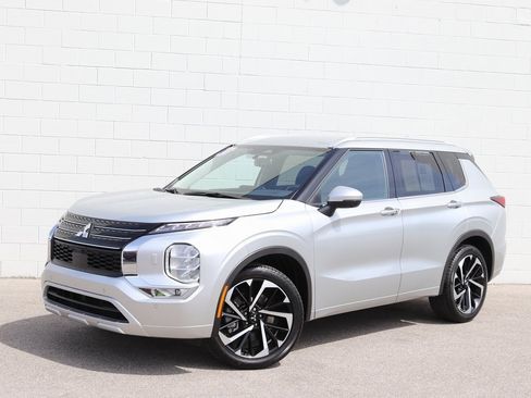 Used 2024 Mitsubishi Outlander SEL image 7