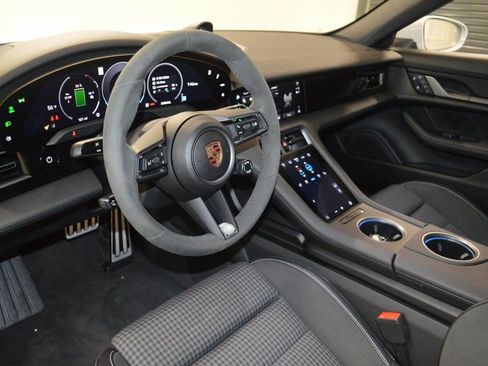 Used 2025 Porsche Taycan RWD image 4