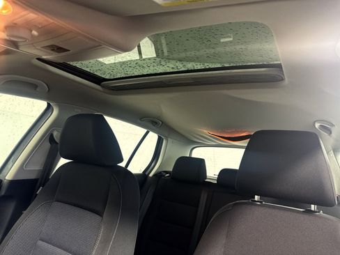 Used 2013 Volkswagen Golf 4-Door FWD image 22