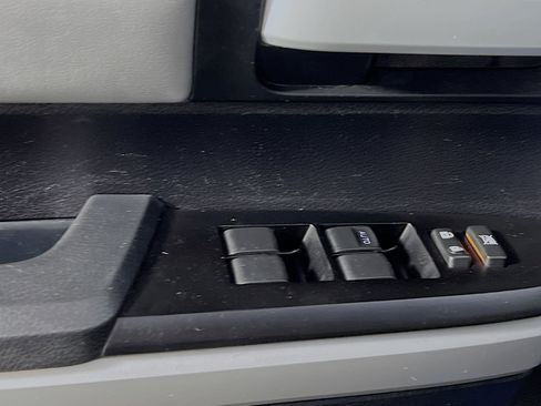 Used 2018 Toyota Tundra Limited image 17