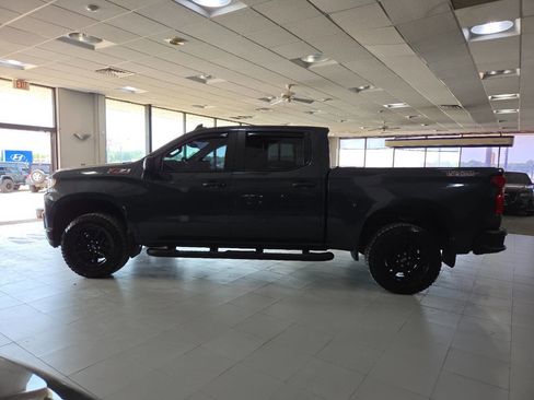 Used 2020 Chevrolet Silverado 1500 Custom Trail Boss w/ Custom Convenience Package AWD/4WD image 4
