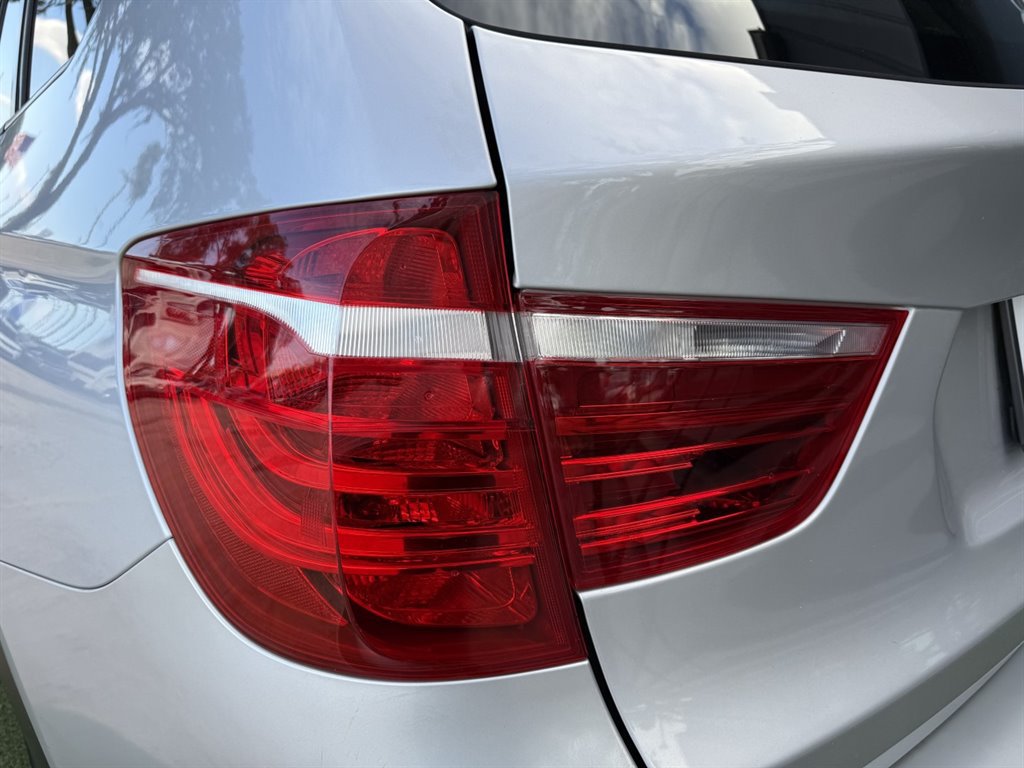 Used 2017 BMW X3 sDrive28i RWD image 11