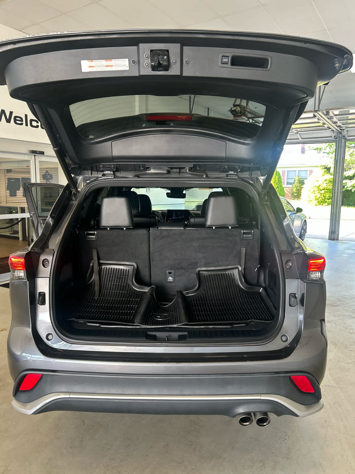 Used 2023 Toyota Highlander XSE AWD/4WD image 13