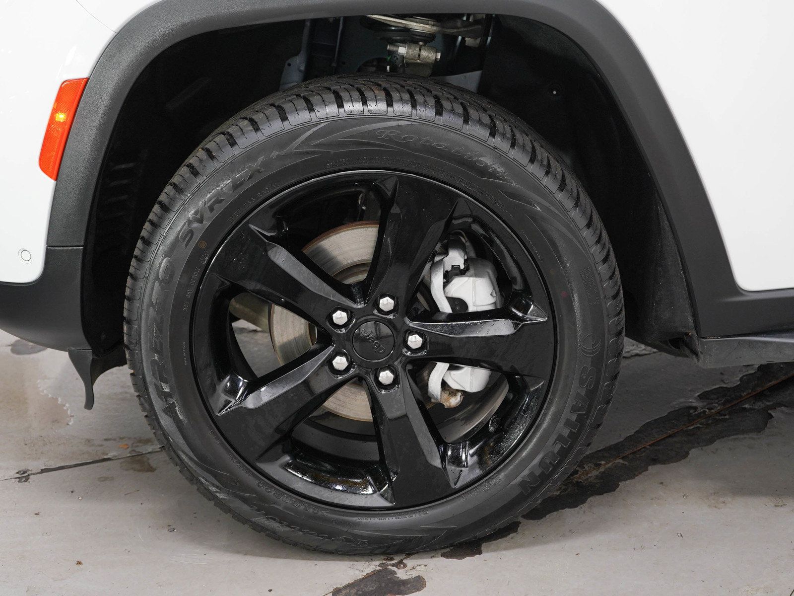 Used 2024 Jeep Grand Cherokee Limited w/ Luxury Tech Group II AWD/4WD image 29
