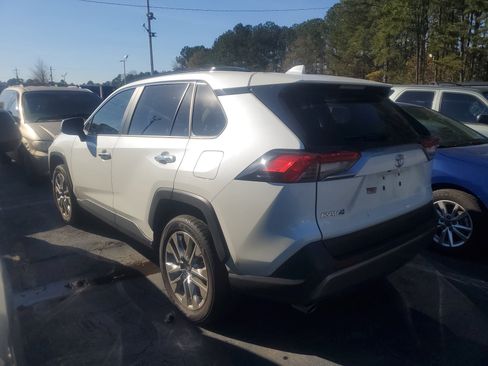Used 2019 Toyota RAV4 Limited image 3