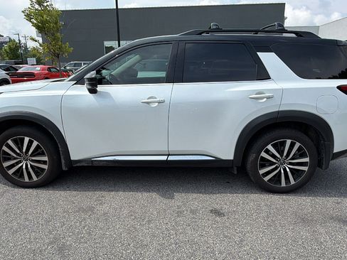 Used 2025 Nissan Pathfinder Platinum w/ Cargo Package FWD image 11