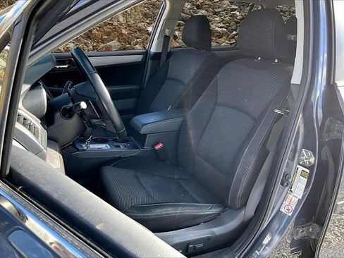 Used 2017 Subaru Outback 2.5i Premium image 22