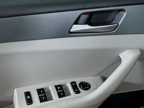 Used 2018 Hyundai Sonata SE image 15