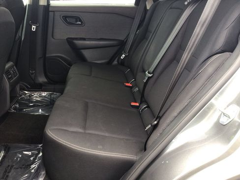 Used 2023 Nissan Rogue S AWD/4WD image 10