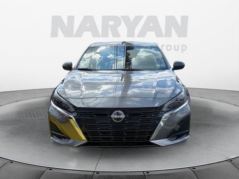 Used 2024 Nissan Altima 2.5 SV image 3