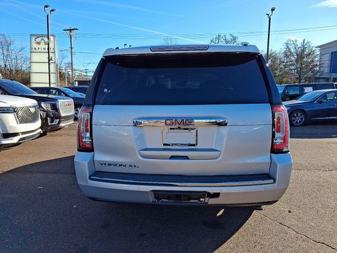 Used 2019 GMC Yukon XL Denali w/ Denali Ultimate Package image 5