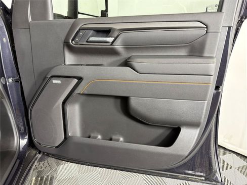 New 2026 GMC Sierra 2500 AT4 w/ AT4 Premium Plus Package AWD/4WD image 11